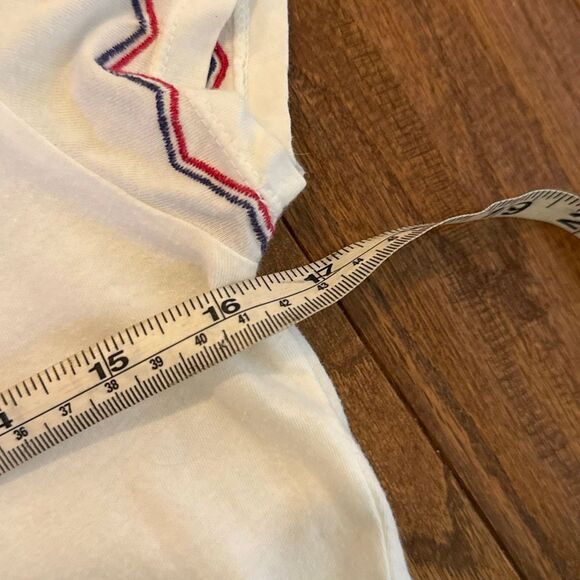 Sundance white embroidered floral vneck top small - Picture 8 of 9